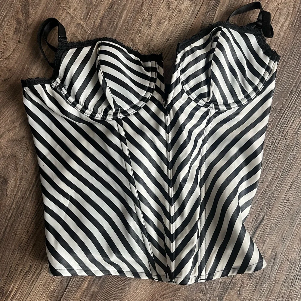 Frederick’s of Hollywood Striped Black and White Women's Top 34 Medium - Picture 1 of 4